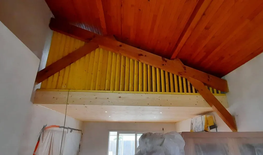 Aménager une mezzanine pour une salle de jeux à Parentis