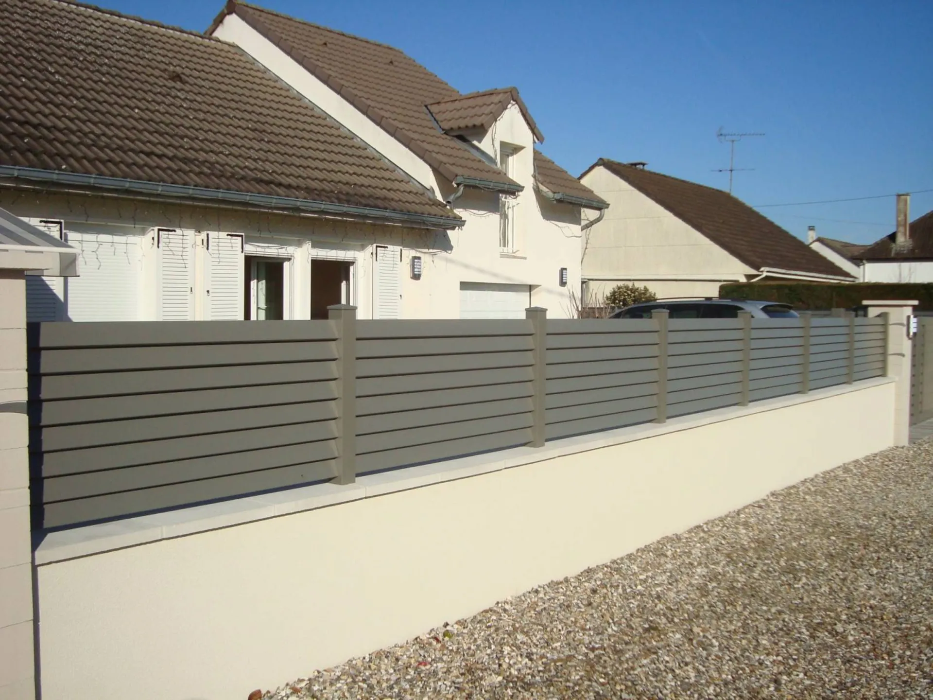 Réalisation d’une clôture en aluminium à Fécamp 76