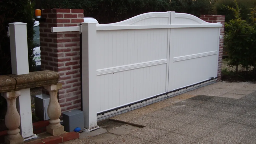 Fourniture et pose de motorisation pour portail coulissant