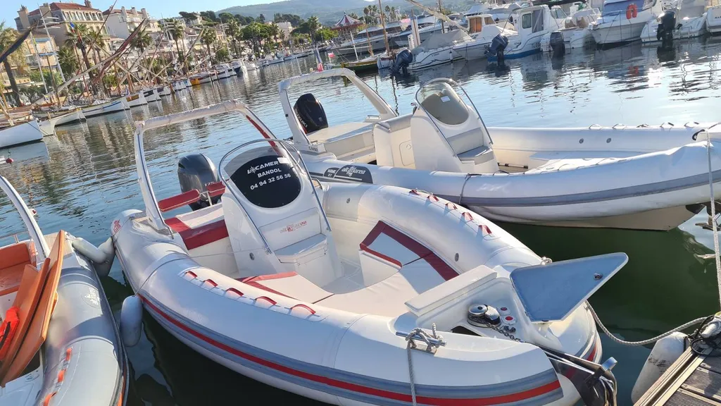 Semi-rigide d'occasion moins de 7m à vendre près de Toulon