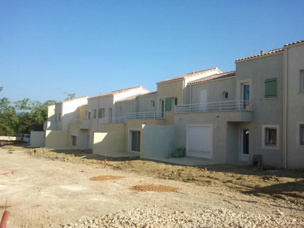 ENSEMBLE DE LOGEMENT COLLECTIF A ALES (GARD) ENSEMBLE DE LOGEMENT COLLECTIF A ALES (GARD)