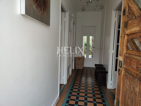 Maison avec jardin intimiste dans le centre de Maisons Laffitte