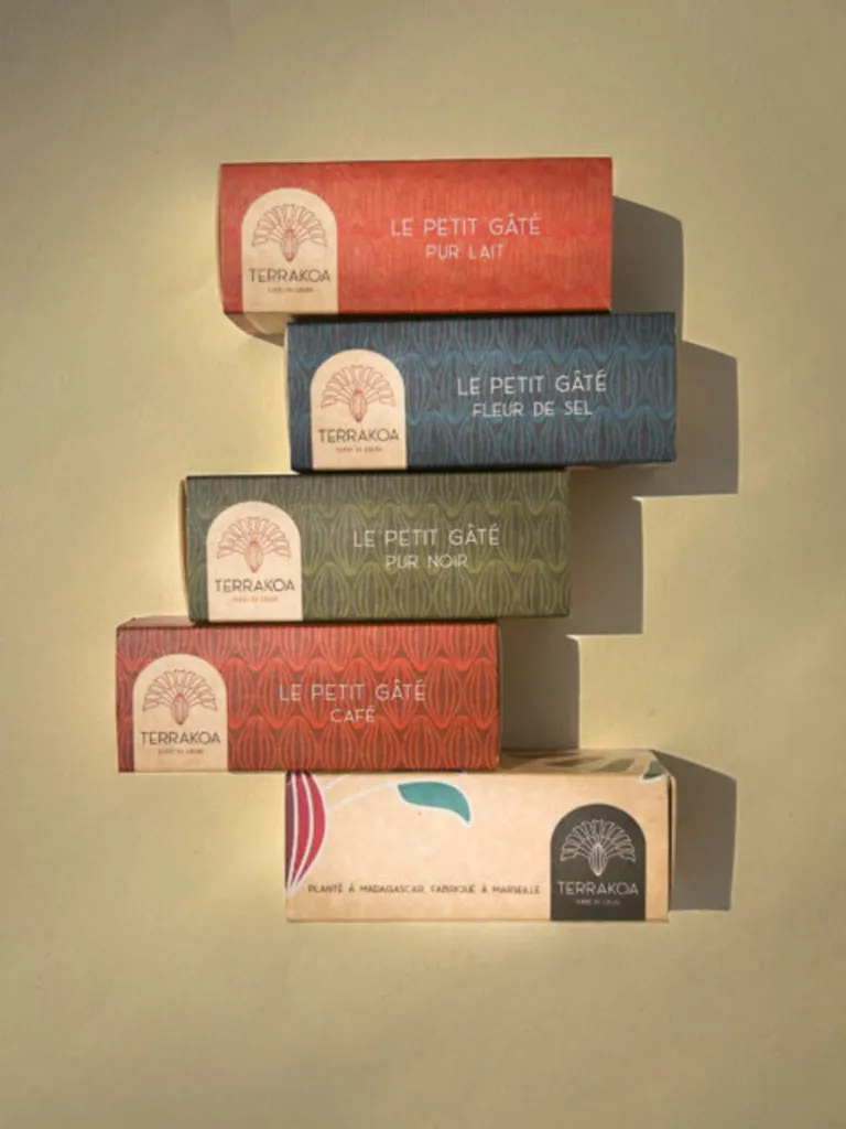 Napolitains Terrakoa, des carrés fins de chocolat noir et lait pour les instants café