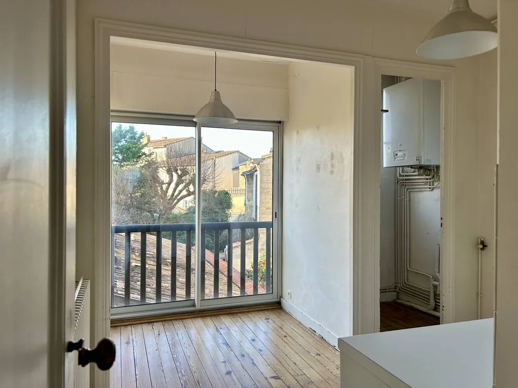 Acheter un  Bel Appartement ancien situé à Bordeaux quartier Piscine Judaïque de 4 pièces de 88m2 avec balcon
