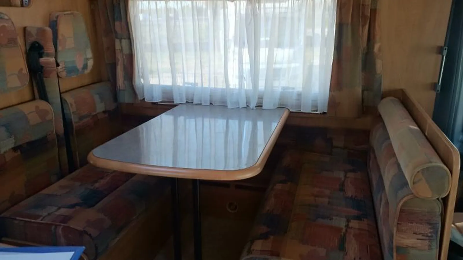 salon transformable sur un rapido 976M dans les bdr