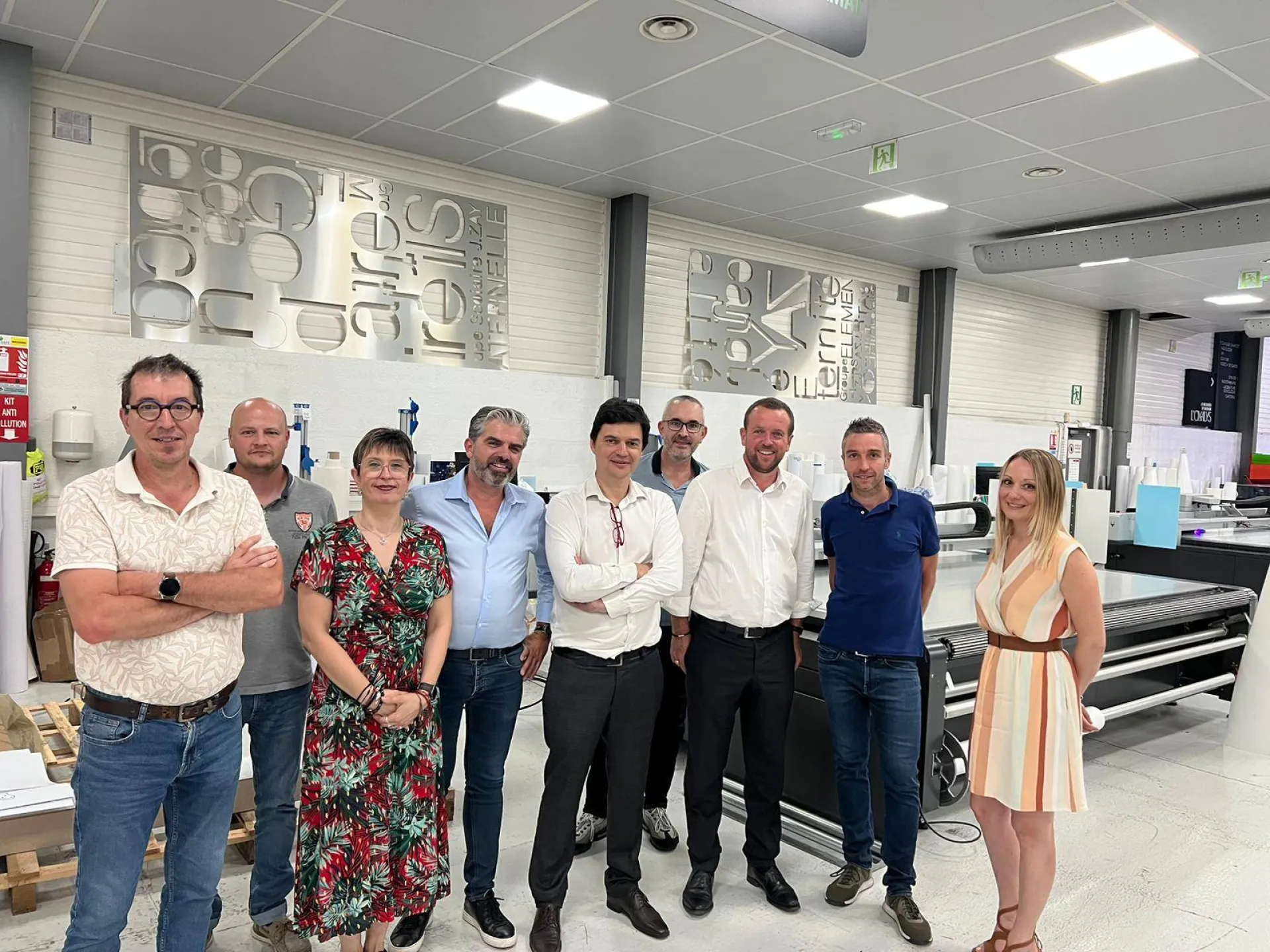 M. le Maire de Villeurbanne en visite dans les ateliers AGG PRINT