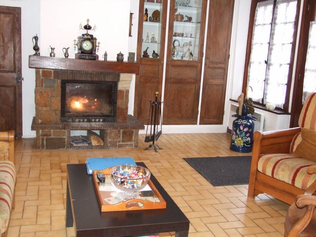 MAISON DE VILLE AVEC COUR, LISIEUX