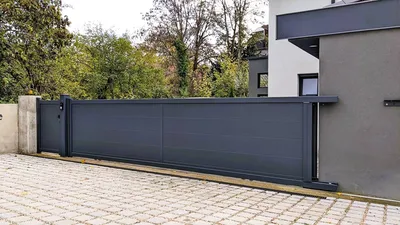 Portail coulissant moderne à Brumath