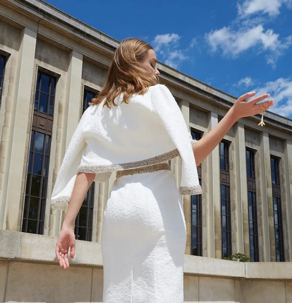 Paule Ka  l' élégance intemporelle et le chic Parisien, des lignes graphiques et sophistiquées, ce qui rend instantanément reconnaissable une silhouette Paule Ka.