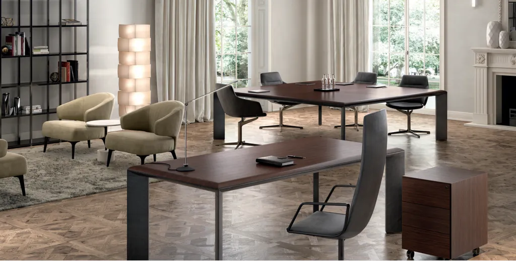 Bureau direction bois KONO soigné et classique pour des aménagements à Nîmes