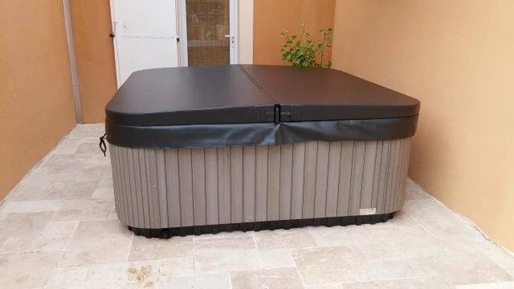 couverture de spa sur mesure bouches du rhone