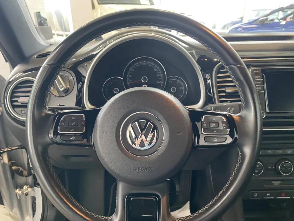 VOLKSWAGEN Coccinelle d'occasion essence DSG7 près du Havre