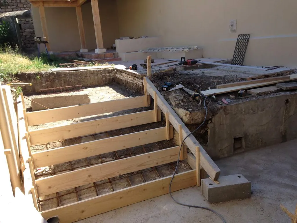 Coffrage escalier - Réalisation d'un escalier extérieur à Salon de Provence 