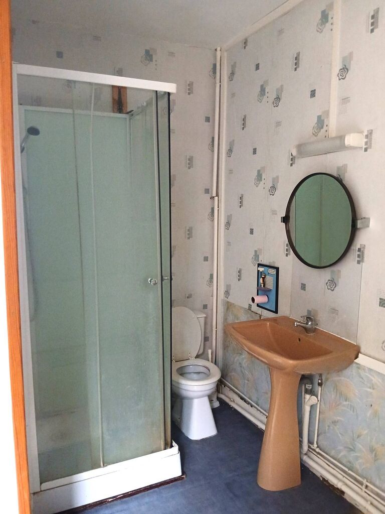 Achat, maison de ville d'environ 90m² habitable, offrant 3 chambres, située proche de toutes les commodités.