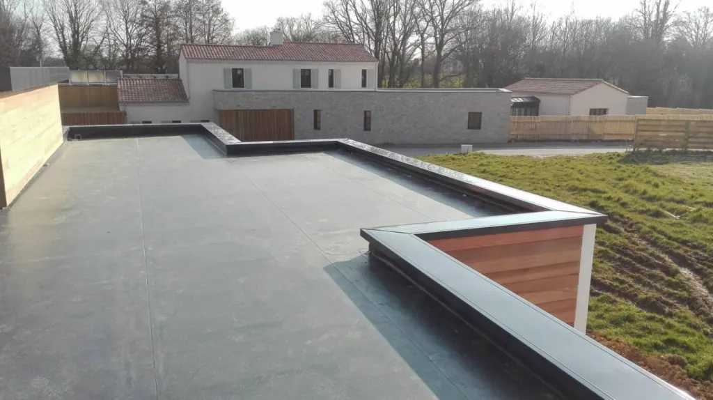 Couvertine aluminium de couleur sur mesure fabriquée sur place à Pont-Saint-Esprit dans le Gard