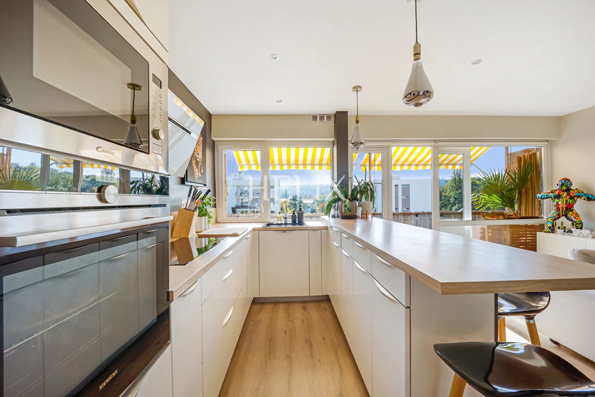 Le Pecq. 3 pièces, orienté Sud, en excellent état et décoré avec goût 