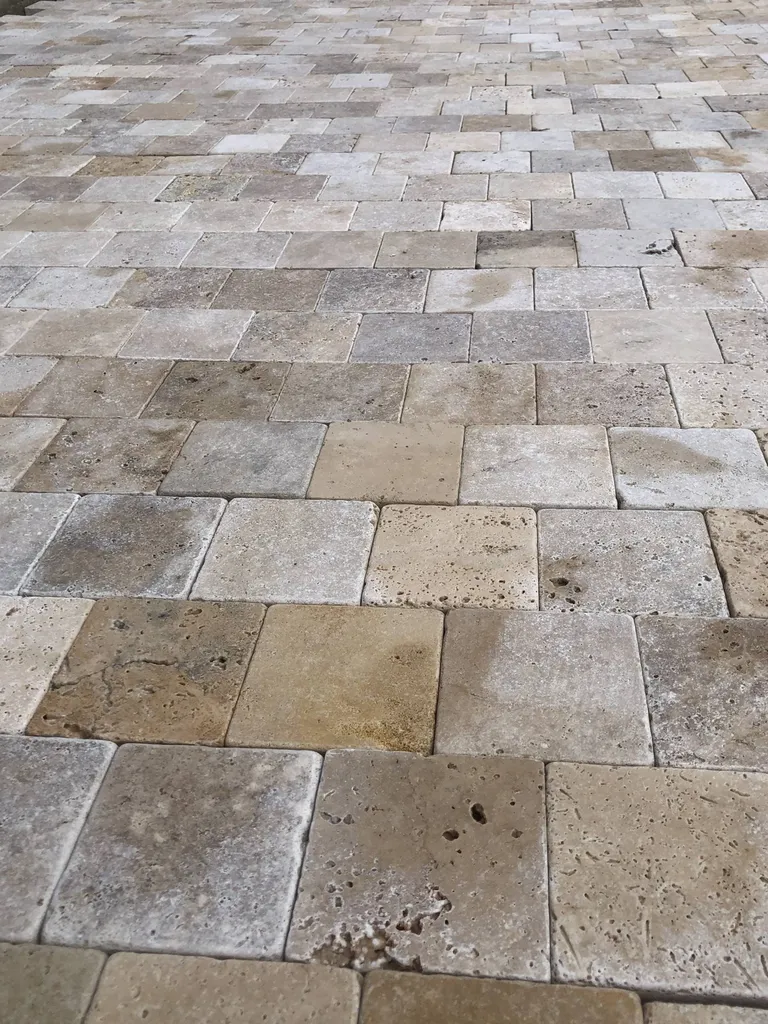 PAVES TRAVERTIN BEIGE RUSTIC 15x15x3cm