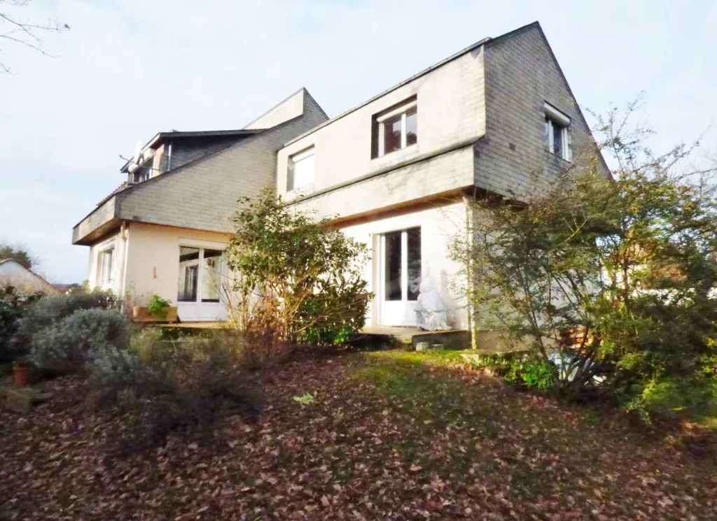 Vends maison d'architecte sur sous sol complet proche du centre ville de tourville la rivière 76410