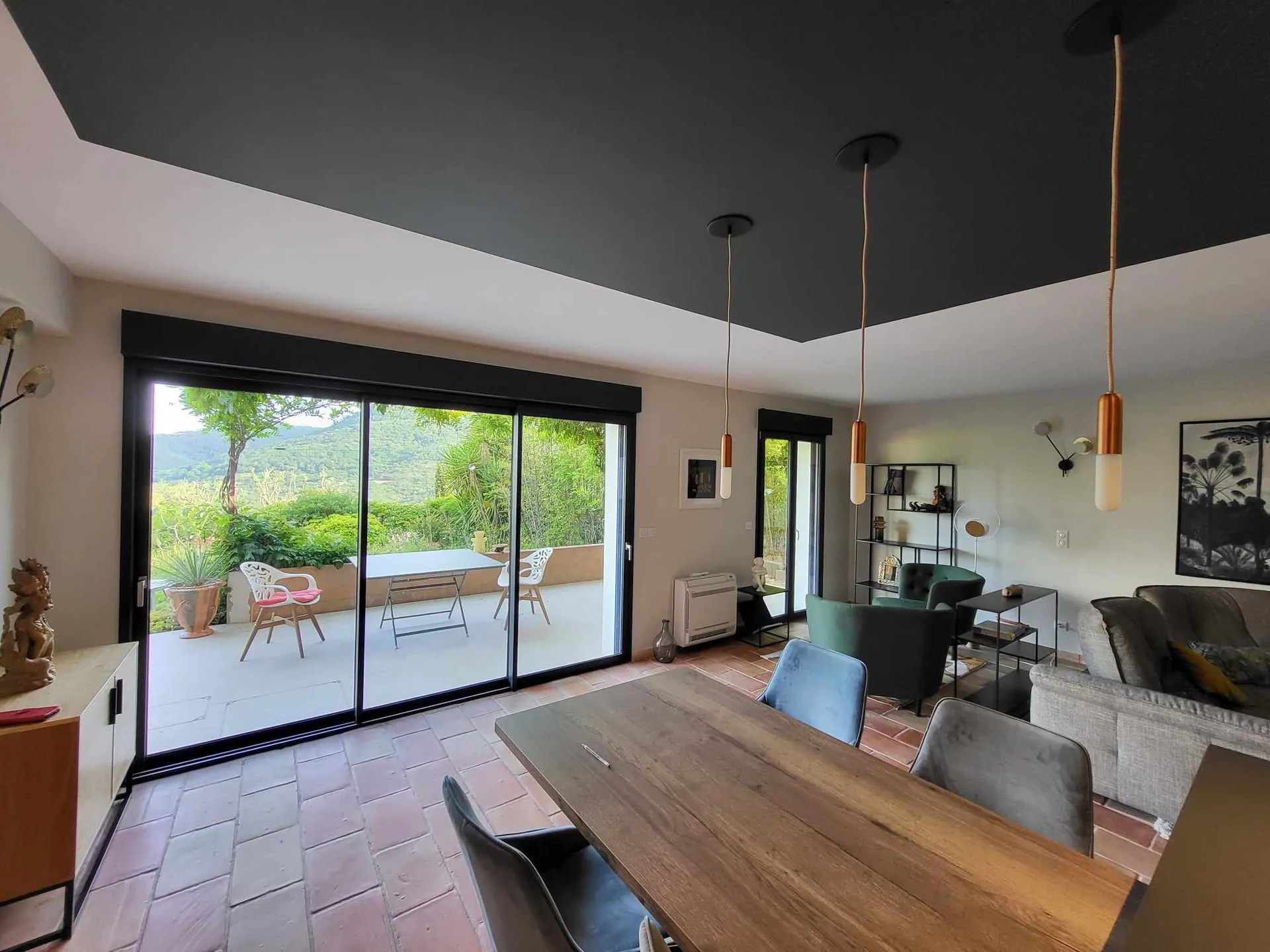 Baie vitrée en aluminium sur mesure à Saint Raphaël isolation thermique sécurité rénovation performante double vitrage qualité professionnelle