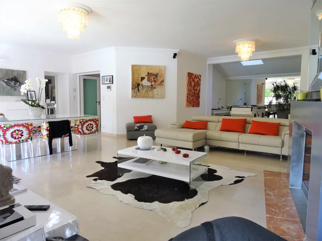 Avignon, bastide de charme avec dépendances et piscine avec jardin    