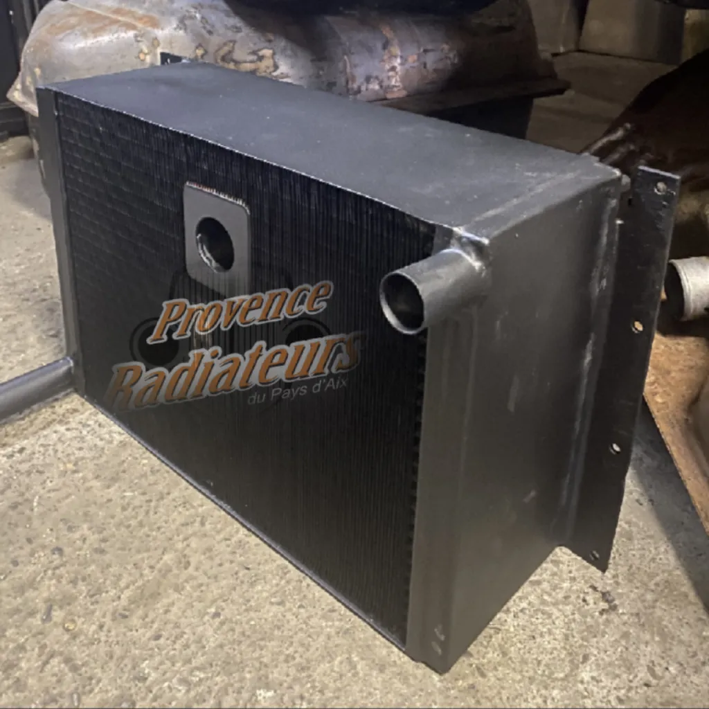 Salon-de-Provence: radiateur de refroidissement de collection en fabrication