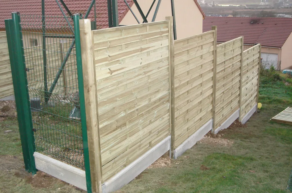 Installation de Clôtures occultantes en bois, Panneaux brise-vue et Claustras naturels à Cabourg dans le calvados 14 et ses Alentours