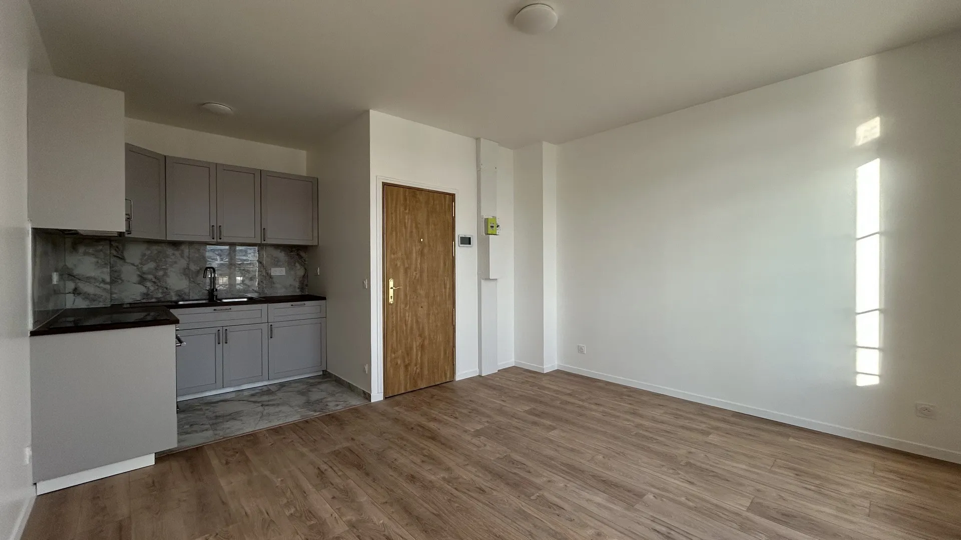 T2 loué de 40.70 m² avec vue port, au 1er étage à proximité immédiate du centre-ville de Dieppe.