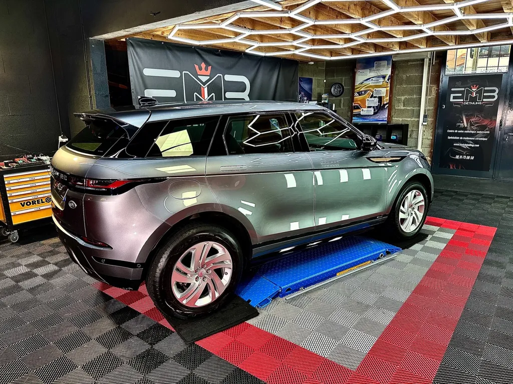 DETAILING traitement Cerzmqiue protection carrosserie automobile ouest lyonnais range Rover évoque 