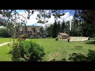 A vendre - Authentique Chaumière du XVIIIe Siècle, 296 m² Habitable, 5 chambres, piscine couverte et parc d’un hectare. Un Havre de Paix entre Pont-Audemer (27500) et Honfleur (14600)