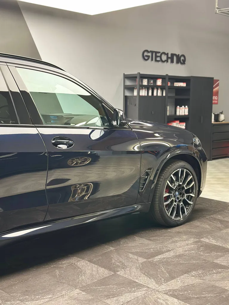 Lustrage brillance et entretien intérieur sur ce BMW X5 à notre atelier (72)