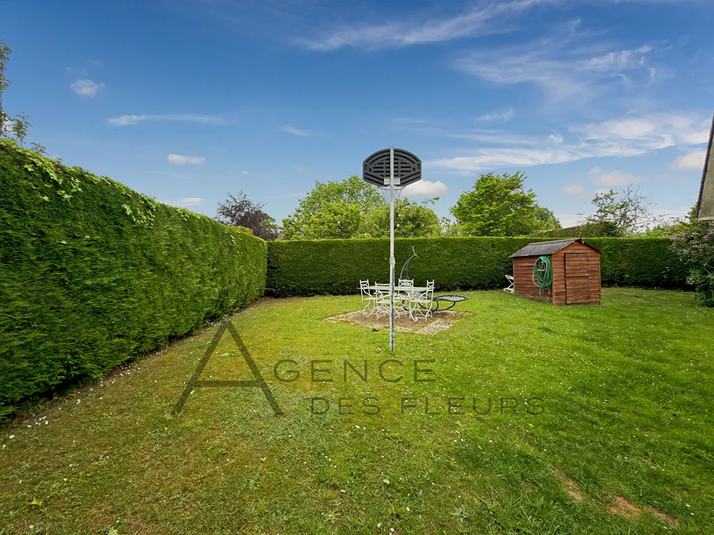 Maison familiale de 223 m² édifiée sur 649 m² de terrain sur la commune de ELBEUF 76500