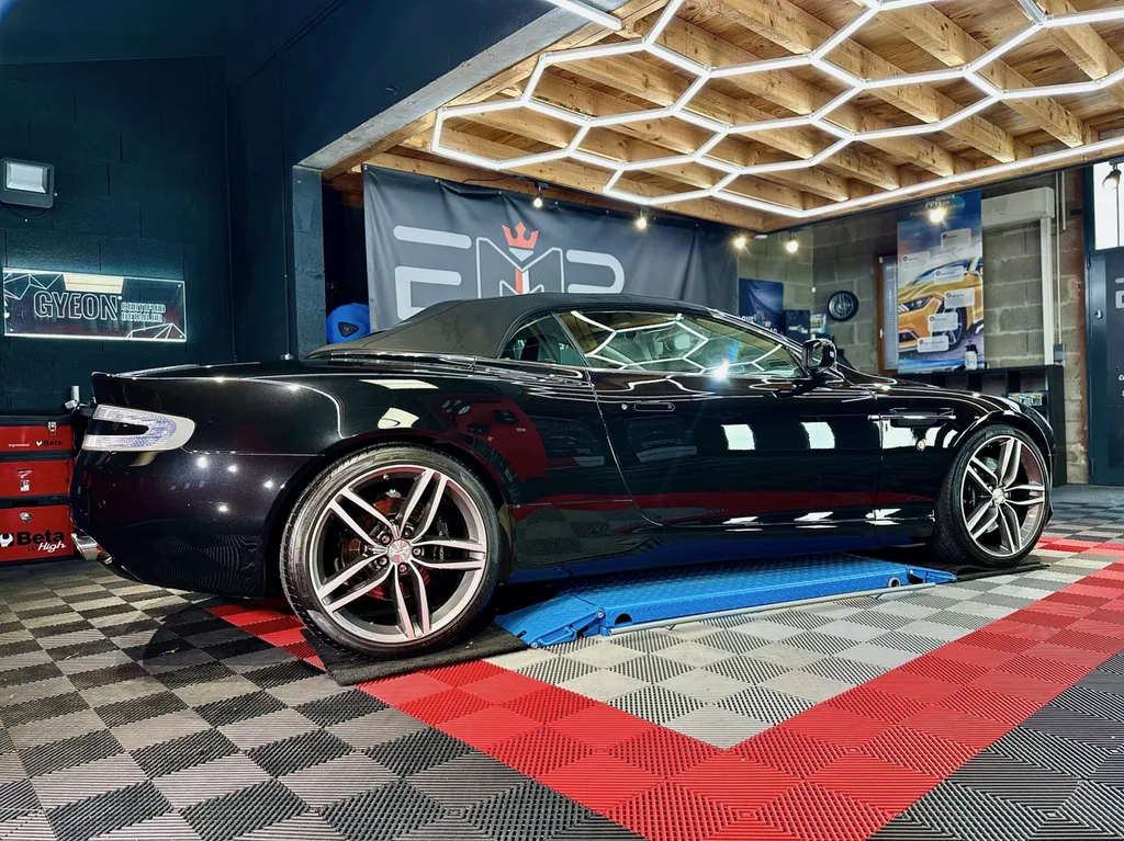 rénovation carrosserie protection PPF traitement céramique lyon Aston Martin DB9 Volante 