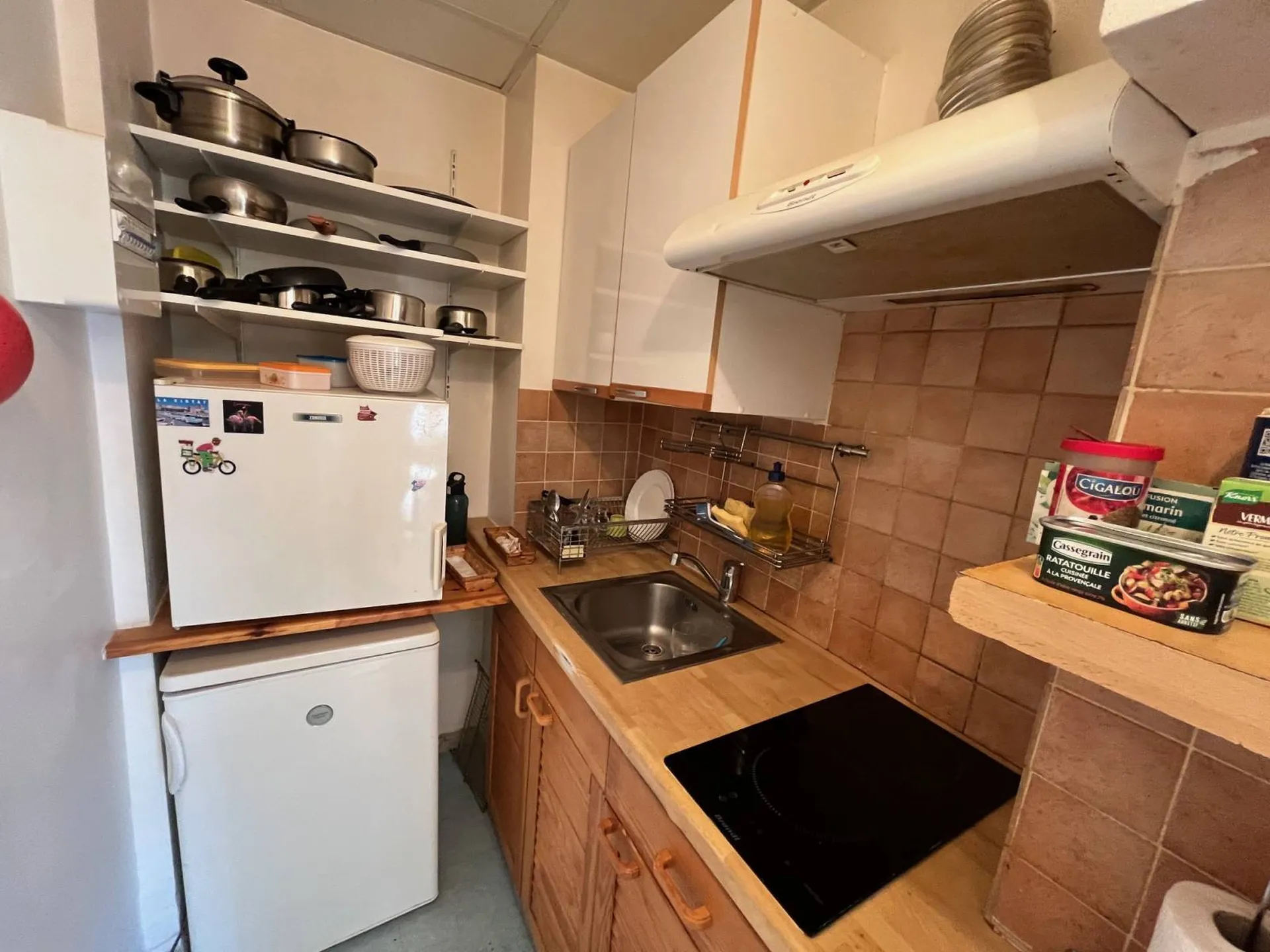 a vendre carnoux studio avec balcon