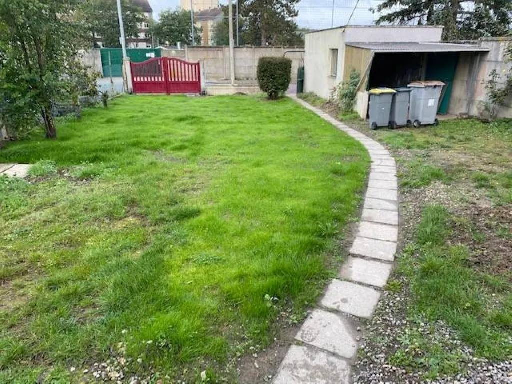 A acheter maison plain pied de 79m² sur 600m² de terrain avec garage sur la commune e Saint Aubin Les Elbeuf 76410