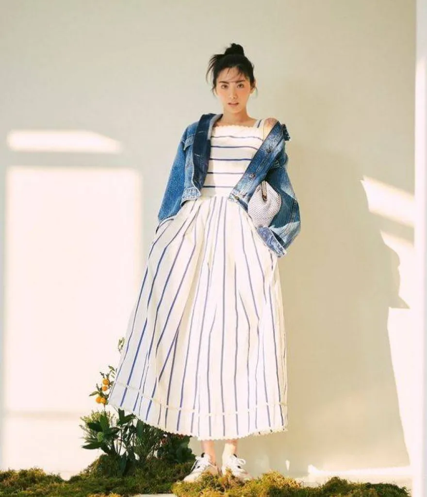 Weekend MaxMara le vestiaire idéal, une collection printemps-été avec de magnifiques robes bohème chics.