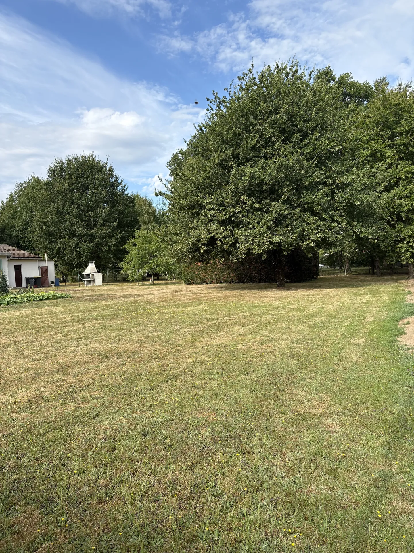 Superbe terrain plat de 1000 m² sur la commune de Sadirac secteur Créonnais en Entre deux mers