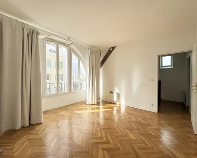 Bel appartement en duplex de 60.87m2 à Saint-Germain-en-Laye avec cave