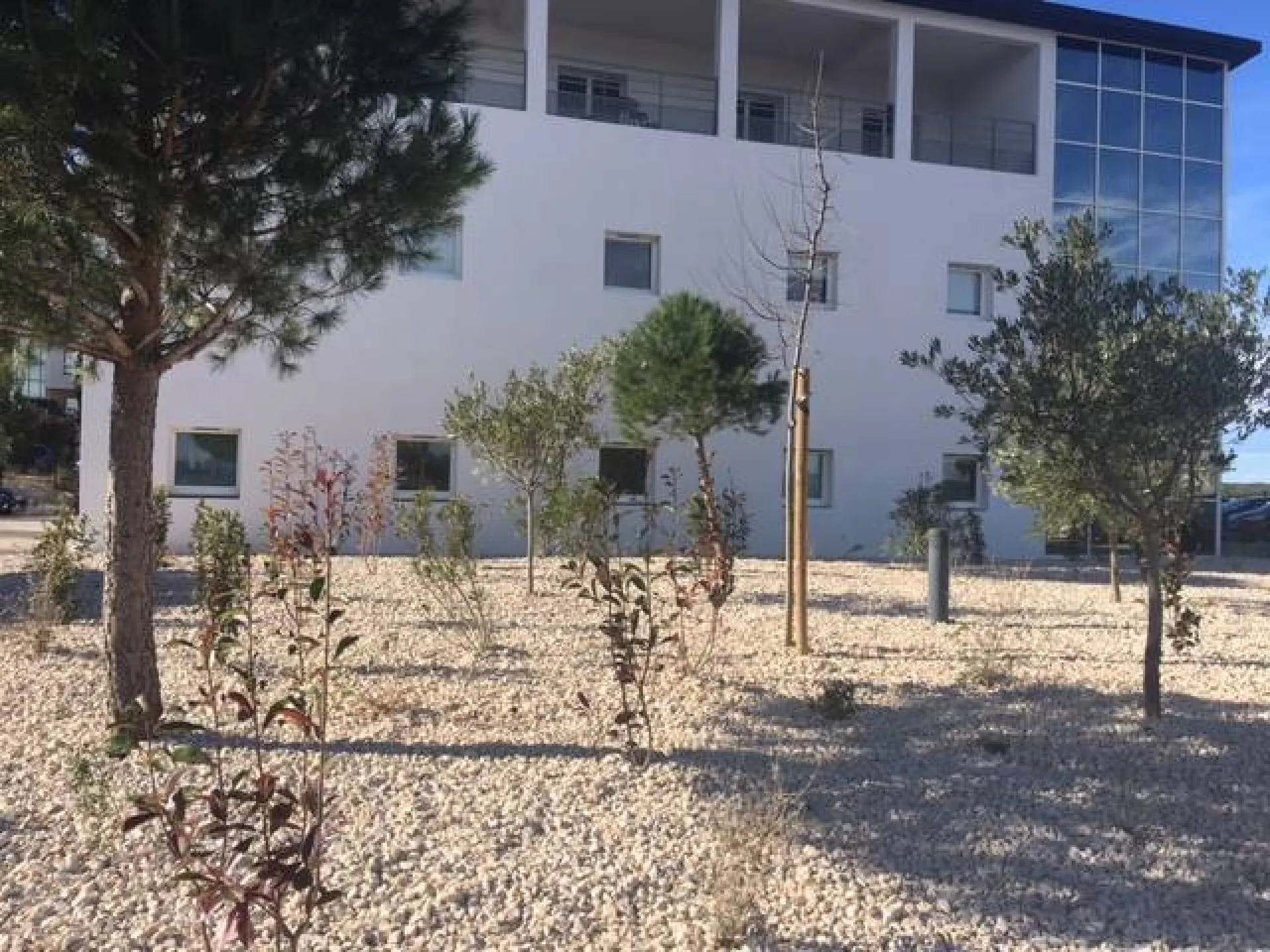 Création d'espaces verts pour une entreprise sur Aix en Provence