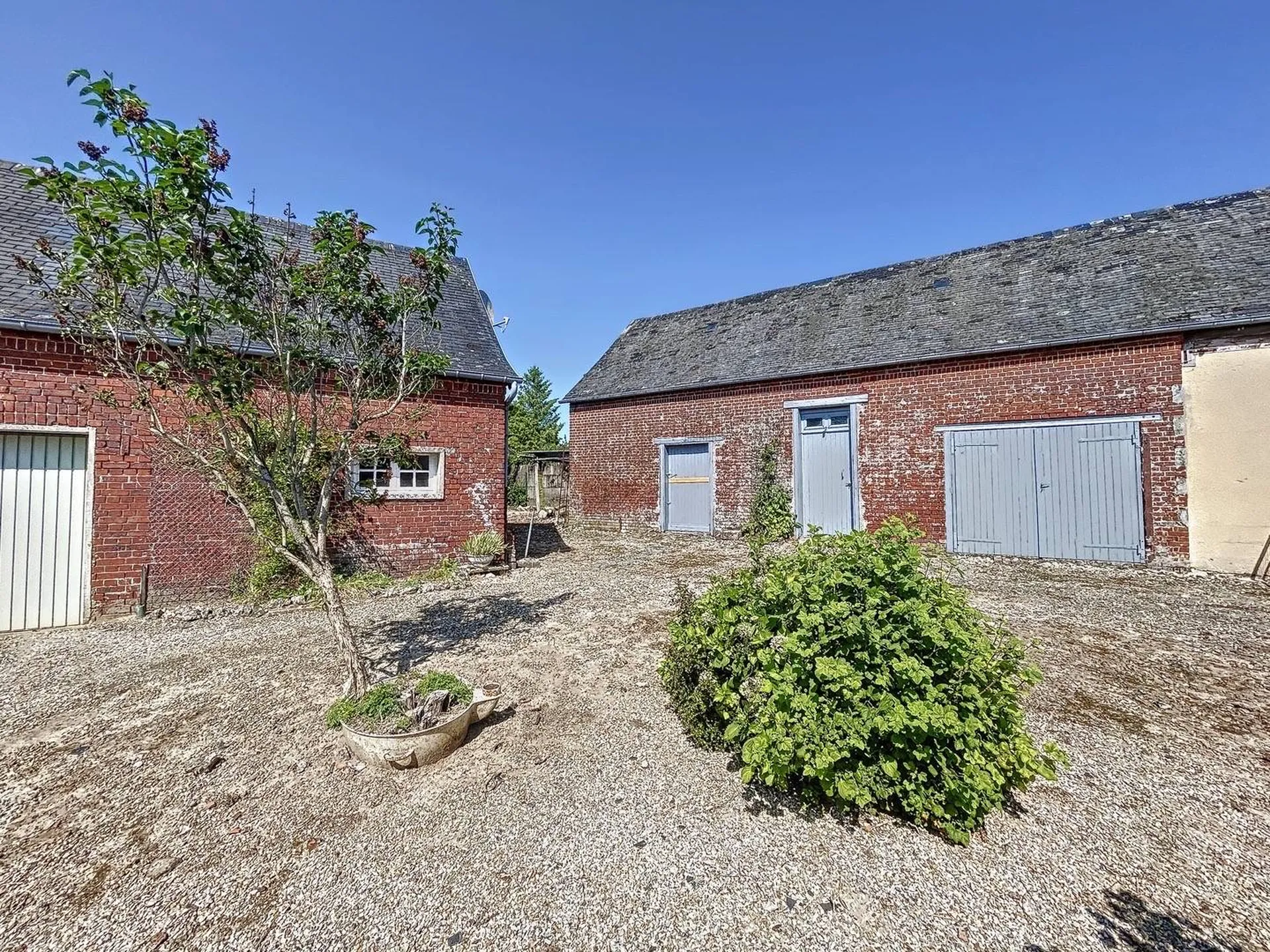 Maison de caractère d'environ 110m² sur son terrain d'environ 1000m² en Seine-Maritime, Normandie.