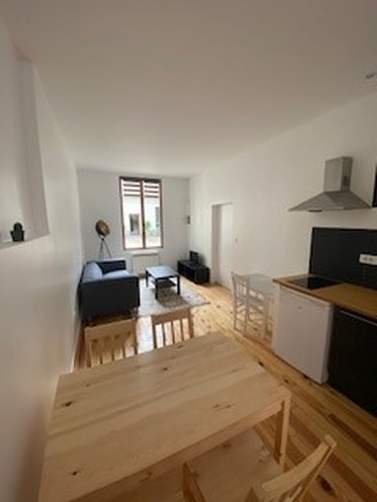 A louer F2 meublé de 28.66m²- rue de buffon - 580€ charges comprises
