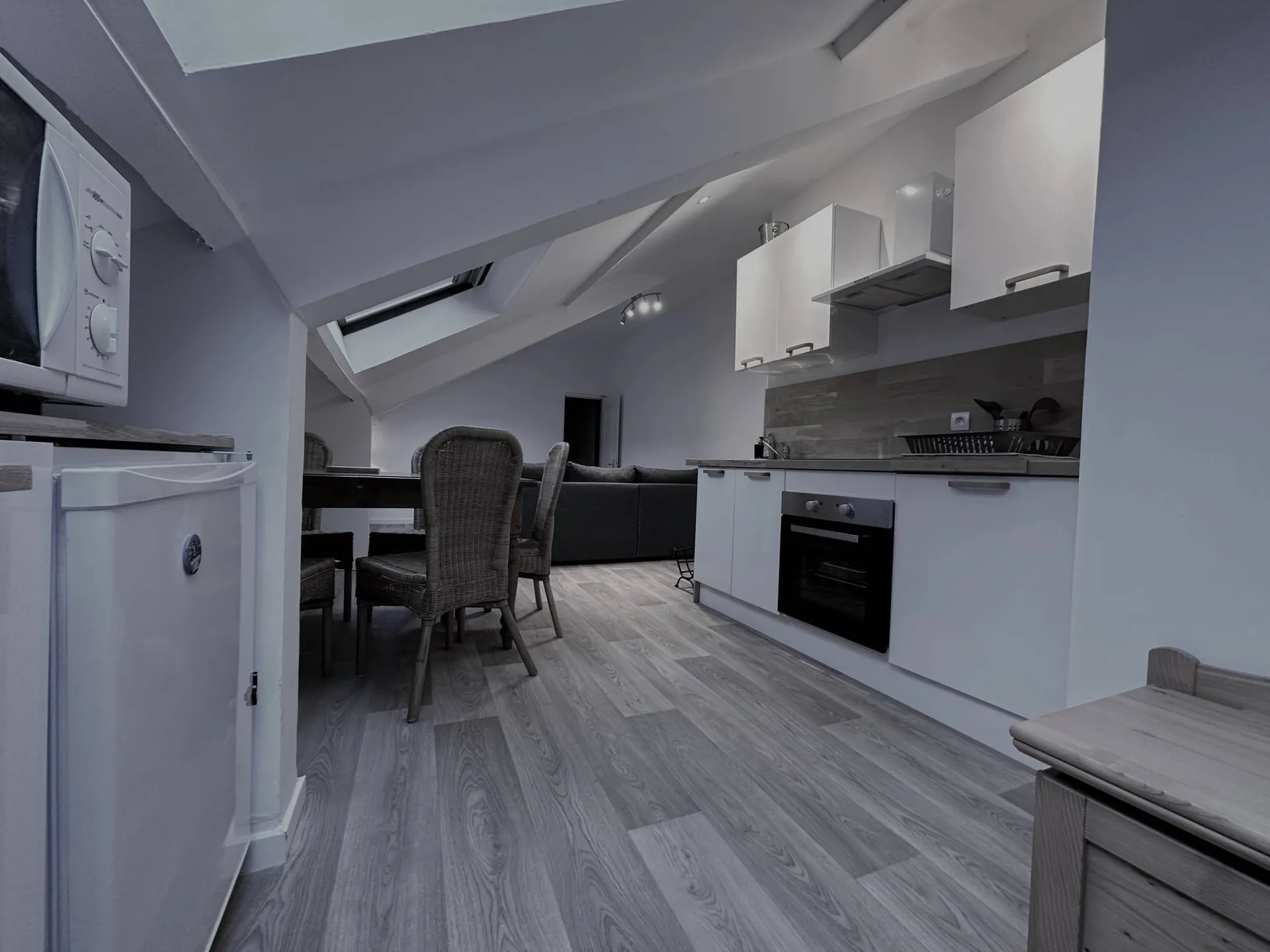 VENDU Appartement/studio type F1 bis meublé de 31.32m², en hypercentre de Dieppe entre la plage et le port.