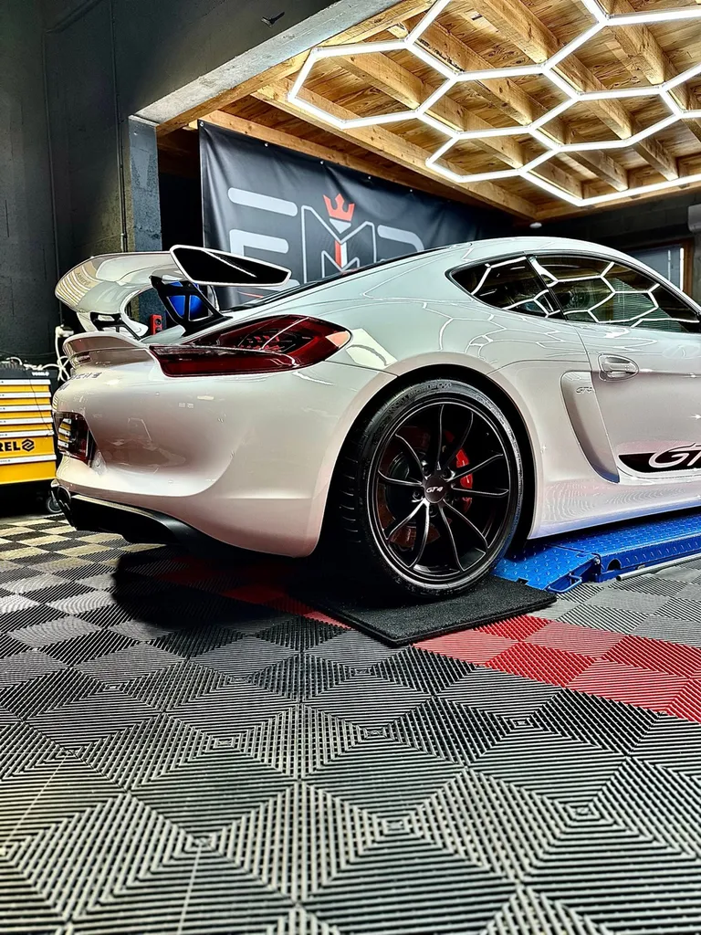 la meilleure protection carrosserie PPF voiture protection carrosserie Lyon Porsche GT4