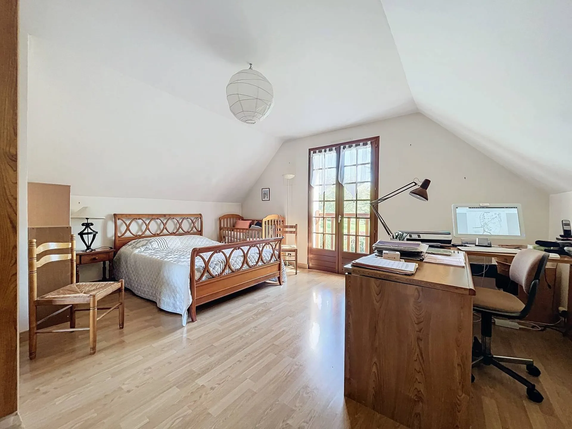 Pavillon d'architecte viable de plain pied à vendre à Saint Sauveur sur Ecole, 77930 - Construction de qualité !