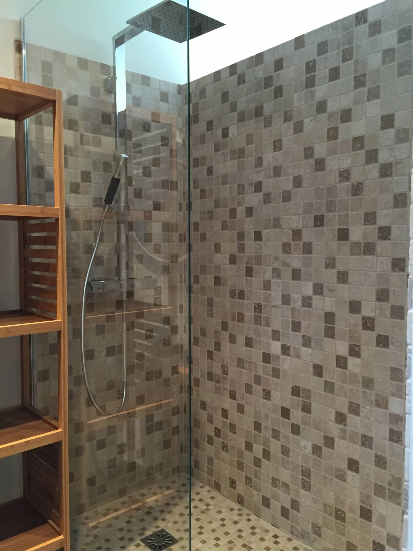 Maison d'habitation avec piscine