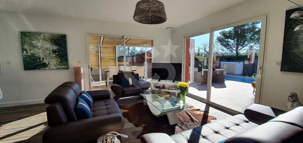 Vente d'une Jolie maison avec piscine proche de l'océan à SOULAC-SUR-MER
