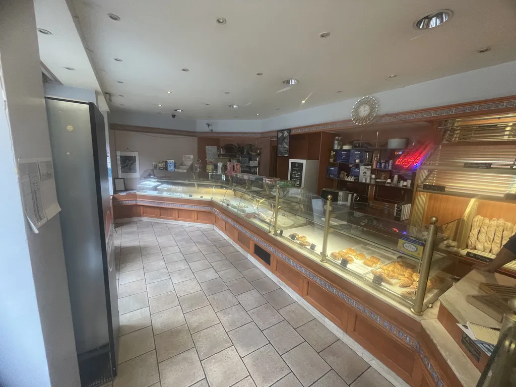 Cession de bail - Local commercial 98 m², mairie du 12ème, Avenue Daumesnil 75012 PARIS