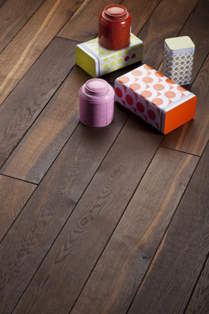 Parquet chêne de l'est colori moka cherry poncé