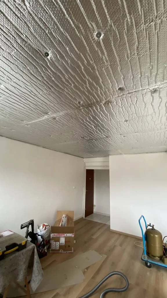 Rénover ses plafonds après suppression des plaques de polystyrènes - Plafonds Tendus Occitans Toulouse Auterive