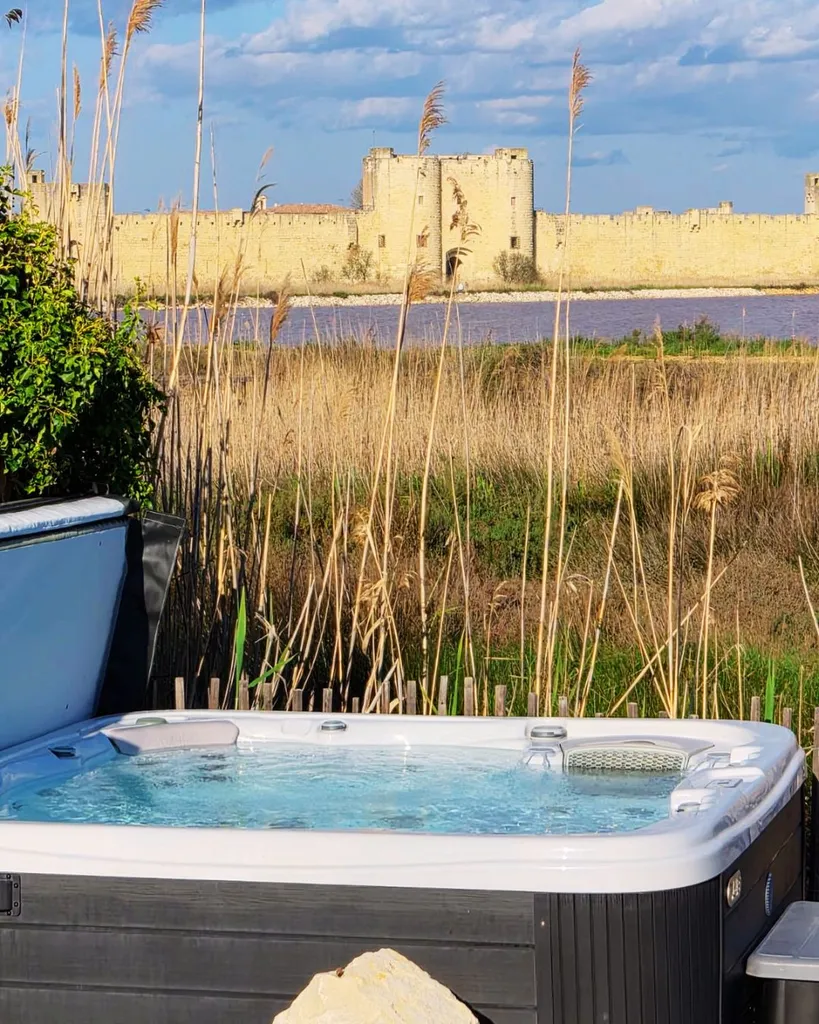 installation-d'un-spa-lugano-6-places-sur-aigues-mortes-proche-de-la-grande-motte