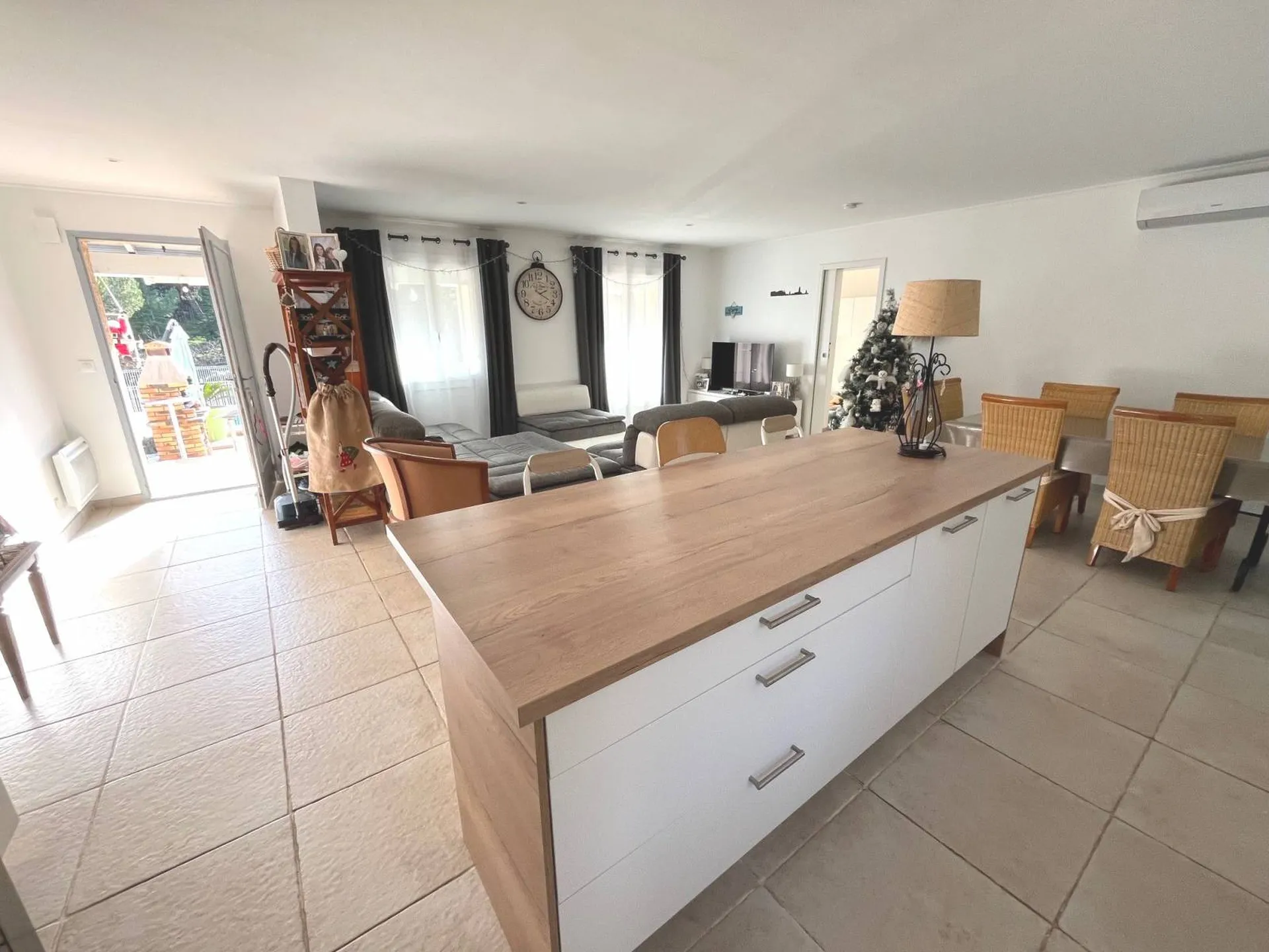 maison à vendre avec piscine roquefort la bedoule